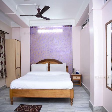 Spot On 37646 Hotel Centre Palace Silchar Exterior foto