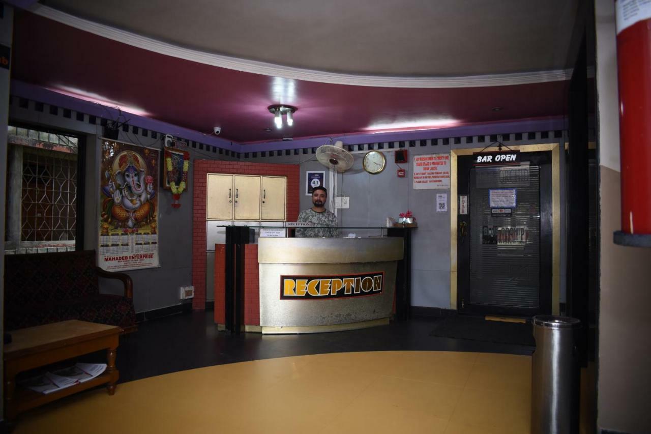 Spot On 37646 Hotel Centre Palace Silchar Exterior foto