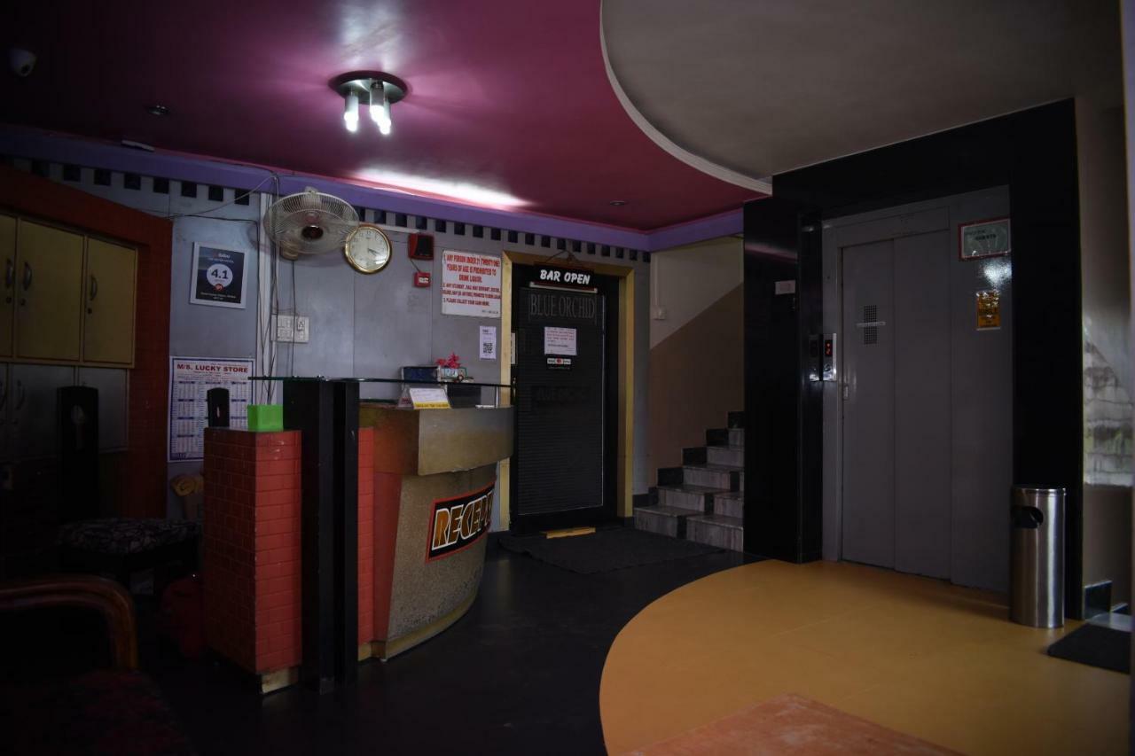 Spot On 37646 Hotel Centre Palace Silchar Exterior foto