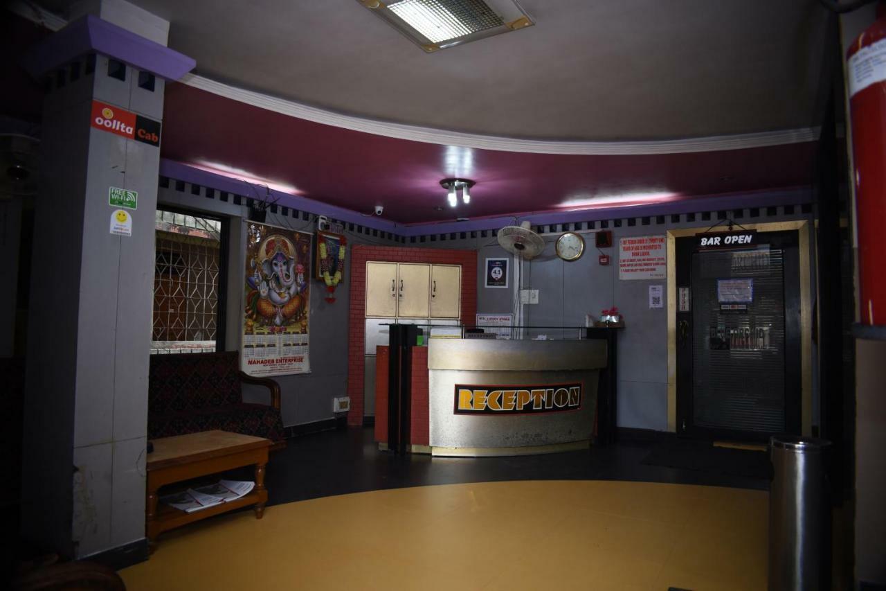 Spot On 37646 Hotel Centre Palace Silchar Exterior foto