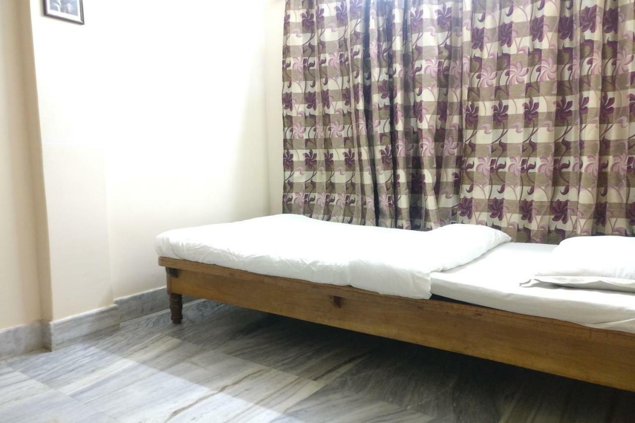 Spot On 37646 Hotel Centre Palace Silchar Exterior foto